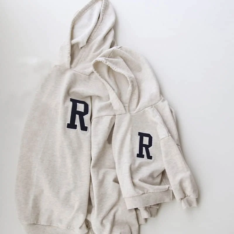 Family Matching Outfit Spring Autumn Familly Look Hoodies Printed Letter R Tops Mother Kids Matching Clothes For Baby