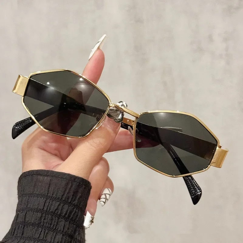 Modische Polygonale Damen-Sonnenbrille 2025 Vintage Marken-Rhombus Sonnenbrillen für Damen Einzigartige Metallrahmen Punk-Brillen für Herren – Detail 11