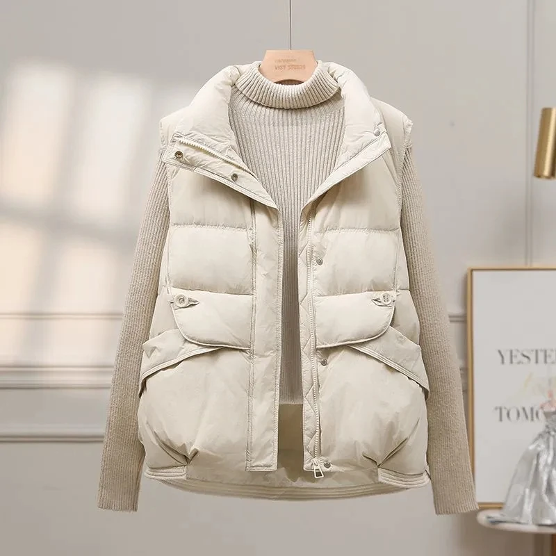سترة جديدة لخريف وشتاء 2025 من القطن للنساء سترة قصيرة غير رسمية بياقة واقفة صدرية دافئة للسيدات ملابس خارجية سميكة بدون أكمام