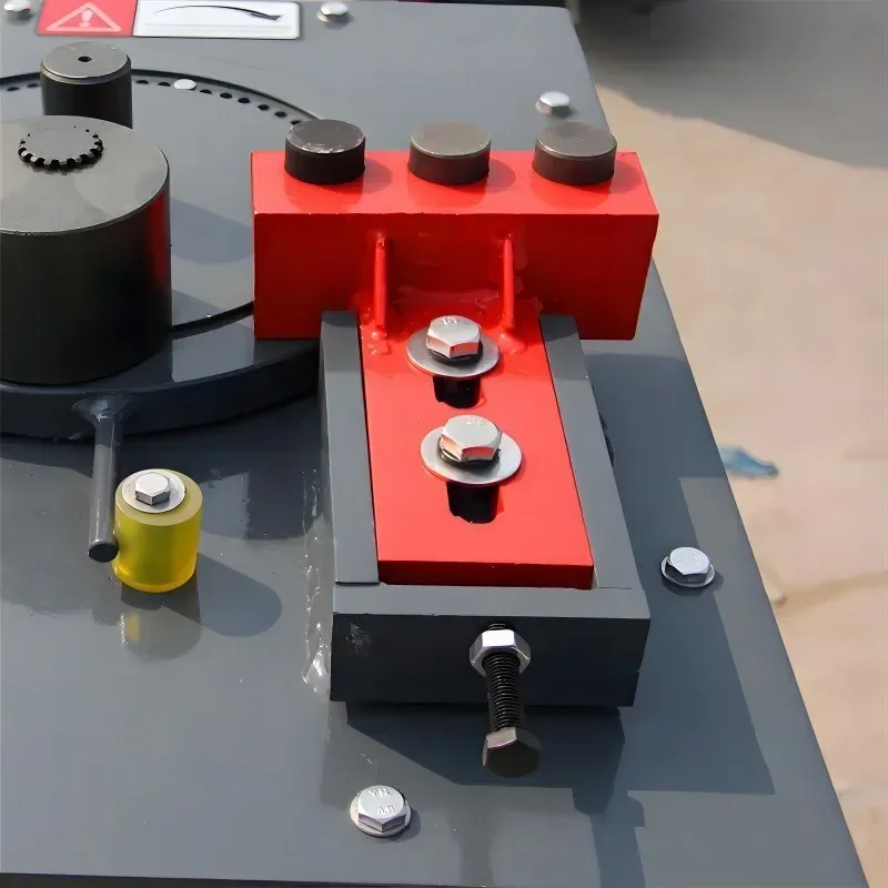 El voltaje de la máquina dobladora de estribos de acero pequeño GF20 se puede personalizar la máquina dobladora de estribos de acero de construcción