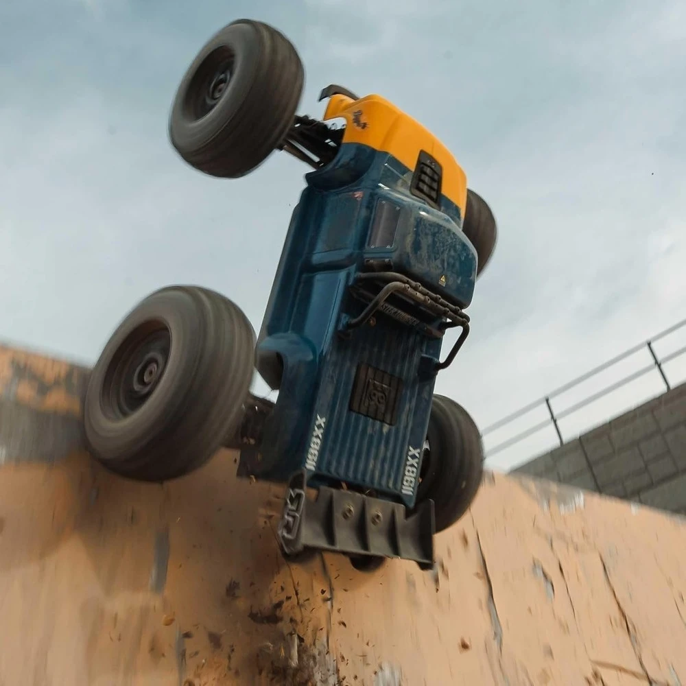 

ARA8611V6T2 Garden-1/8 Scale 6S BLX Brushless V6 4X4 Stunt Monster Truck RTR Ready to Run Blue