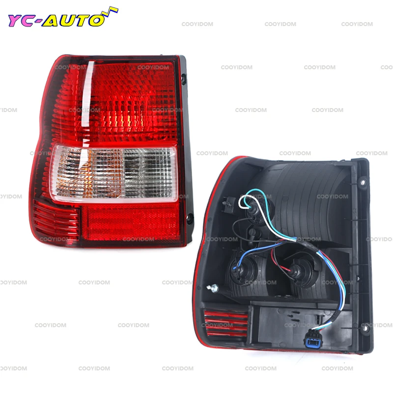 

MR535073 MR535074 For Mitsubishi PAJERO MONTERO IO Pajero MINI 1998-2007 Rear Tail Light Brake Stop Lamp Taillights Car Styling