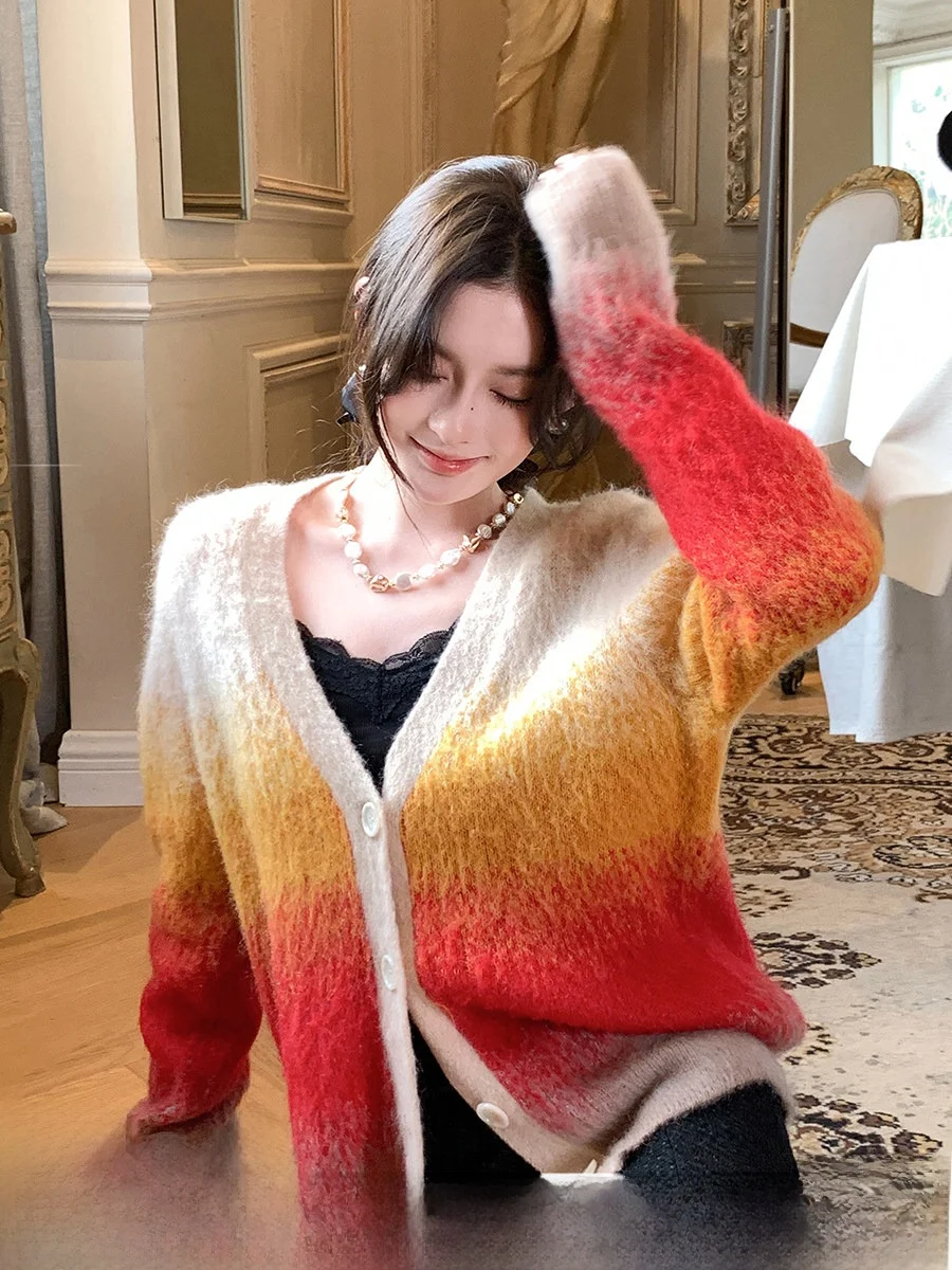 

Специальное предложение: Вечерний градиентный шерстяной вязаный кардиган с V-образным вырезом, свободный, расслабленный, стройнящий топ с узором «Цветущие сливы»