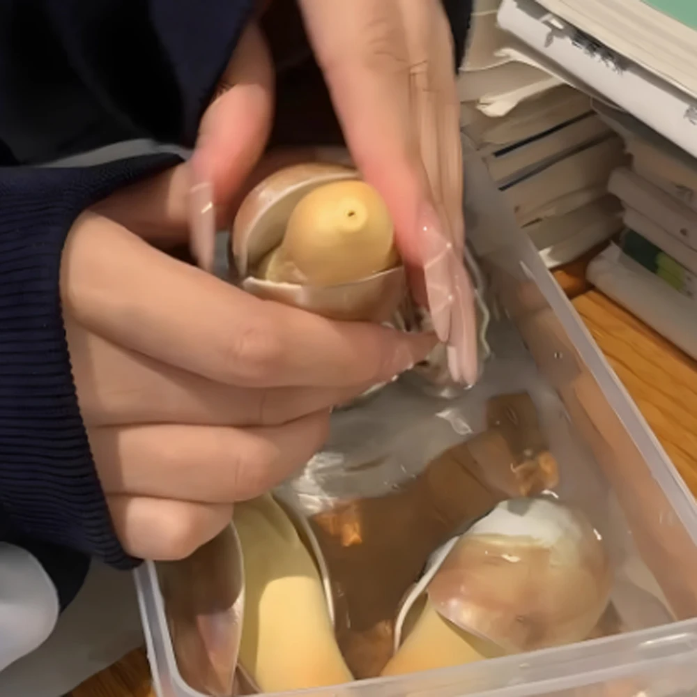 

Splashing Spray Simulated Geoduck Water Toy Press Handheld Seafood Abalone Water Spray Toys Cute Plastic Water-Sprinkling Toy