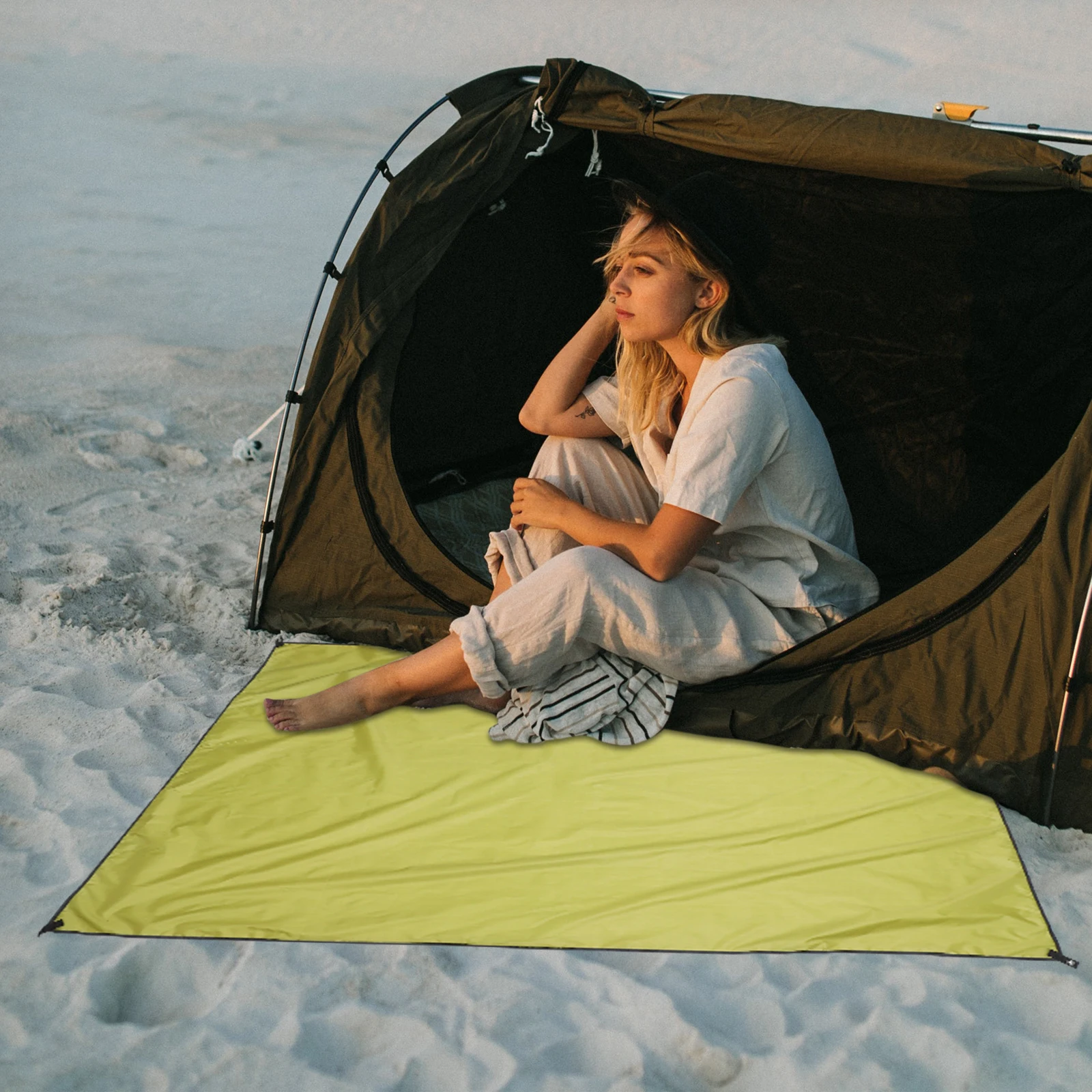 

Waterproof and Moisture-proof Pad Picnic Blanket Camping outside Tent Essentials