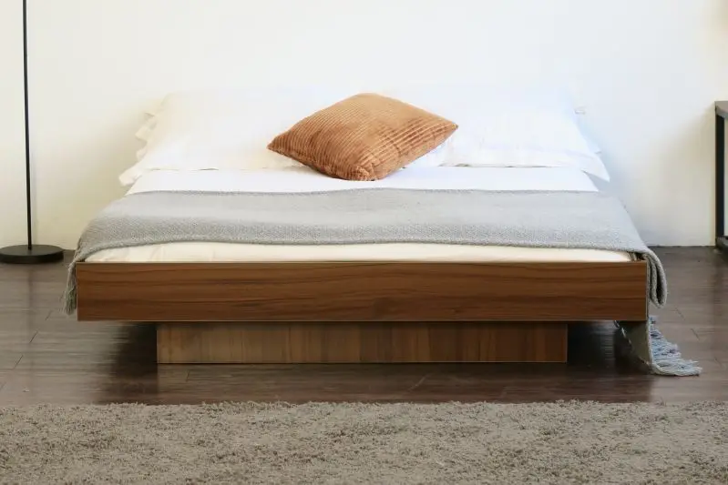 Custom Slatted Metal King Size Bed Frame Iron Base Modern Stable Bedroom Furniture