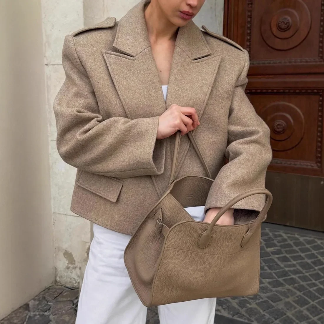 Manteau de styliste surdimensionné pour femmes, manches longues, poches, revers, tendance, ample, solide, mode automne hiver, veste rétro, vêtements d'extérieur pour femmes