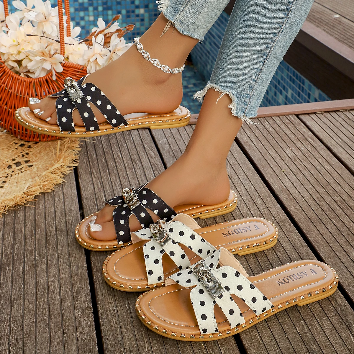 Women Slippers 2026 Summer Fashion Crystal Apartment Bohemian Sandals Beach Sequins Designer Shoes Zapatos De Mujer Slides Women