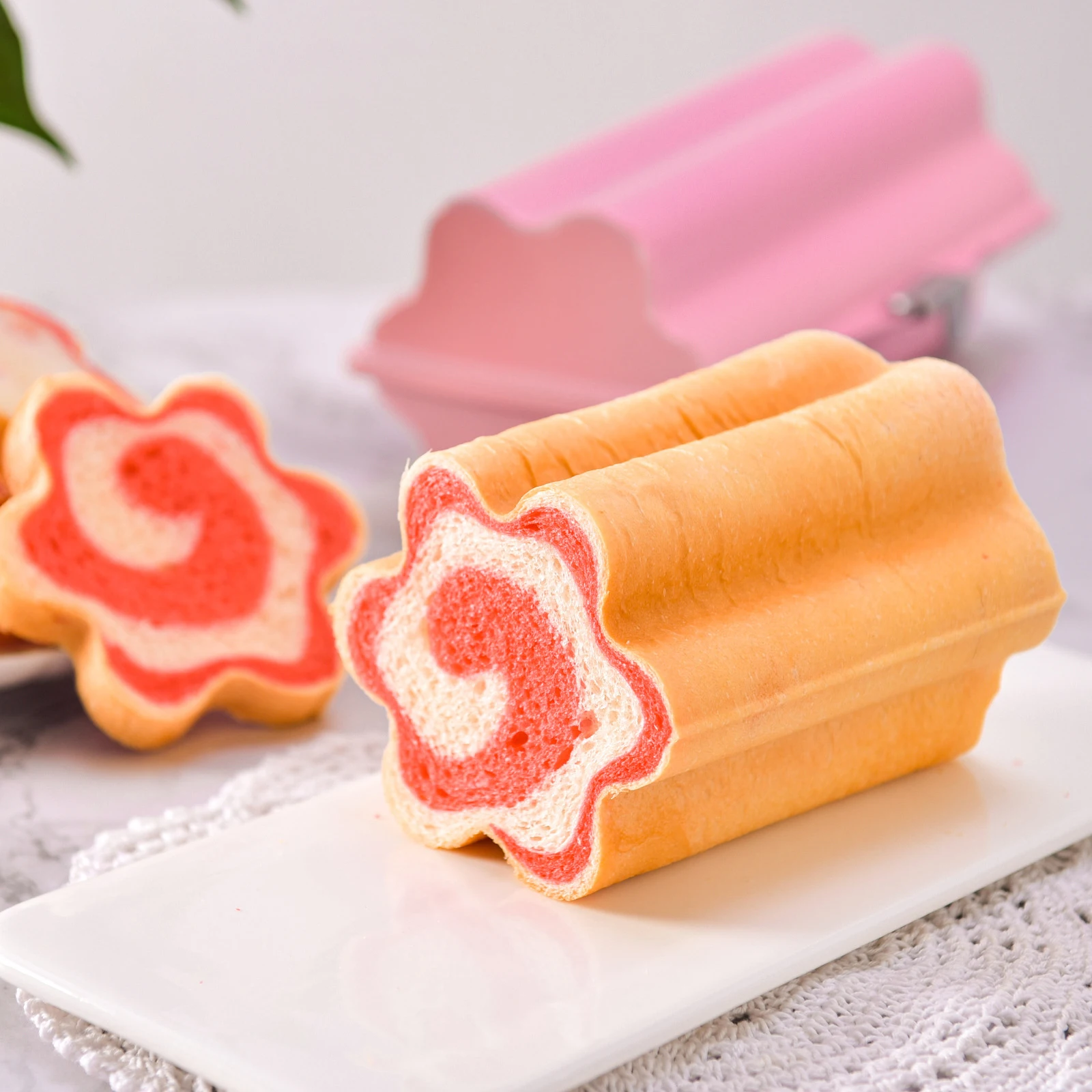 Flower Shape Bread Tray Loaf Pan Heart Round Bread Mold DIY Carbon Steel Toast Box With Lid Pastry Cake Pan Baking Tools Supplie