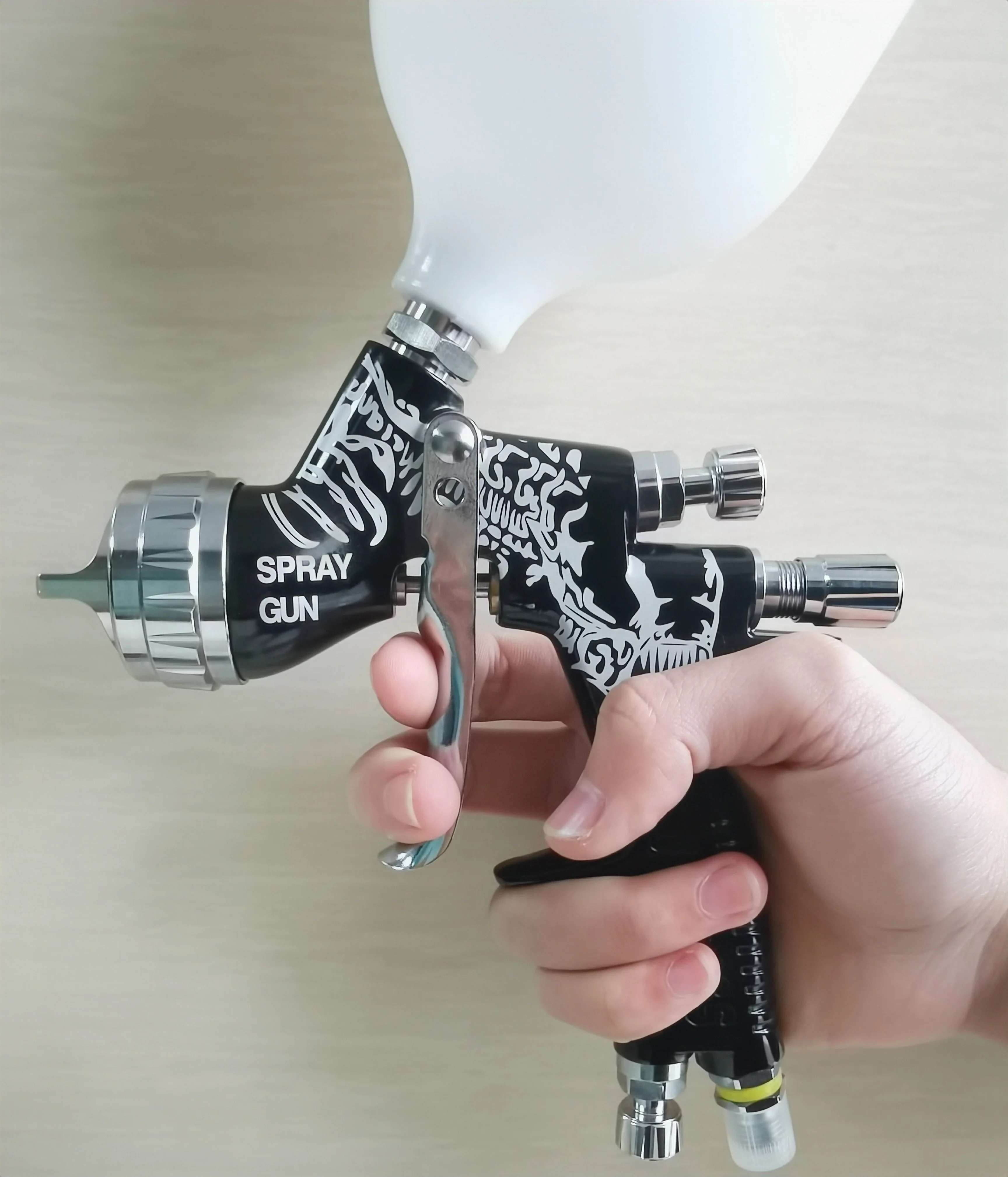 DEVIDISS PRO 600ML 1.3mm Professional Auto Painting HVLP Sprayer Alternative Personalized Cool LVMP Pneumatic Power Source