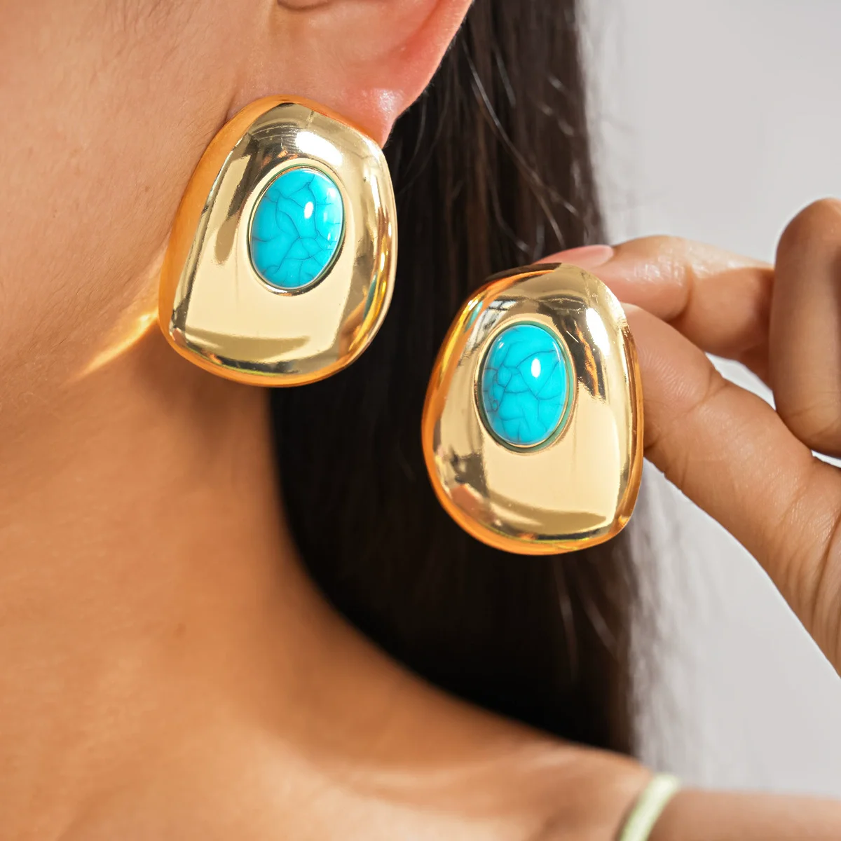 Kshmir Vintage Geometric Metal Resin Stud Earrings for Women European American Personality Party Jewelry Accessory