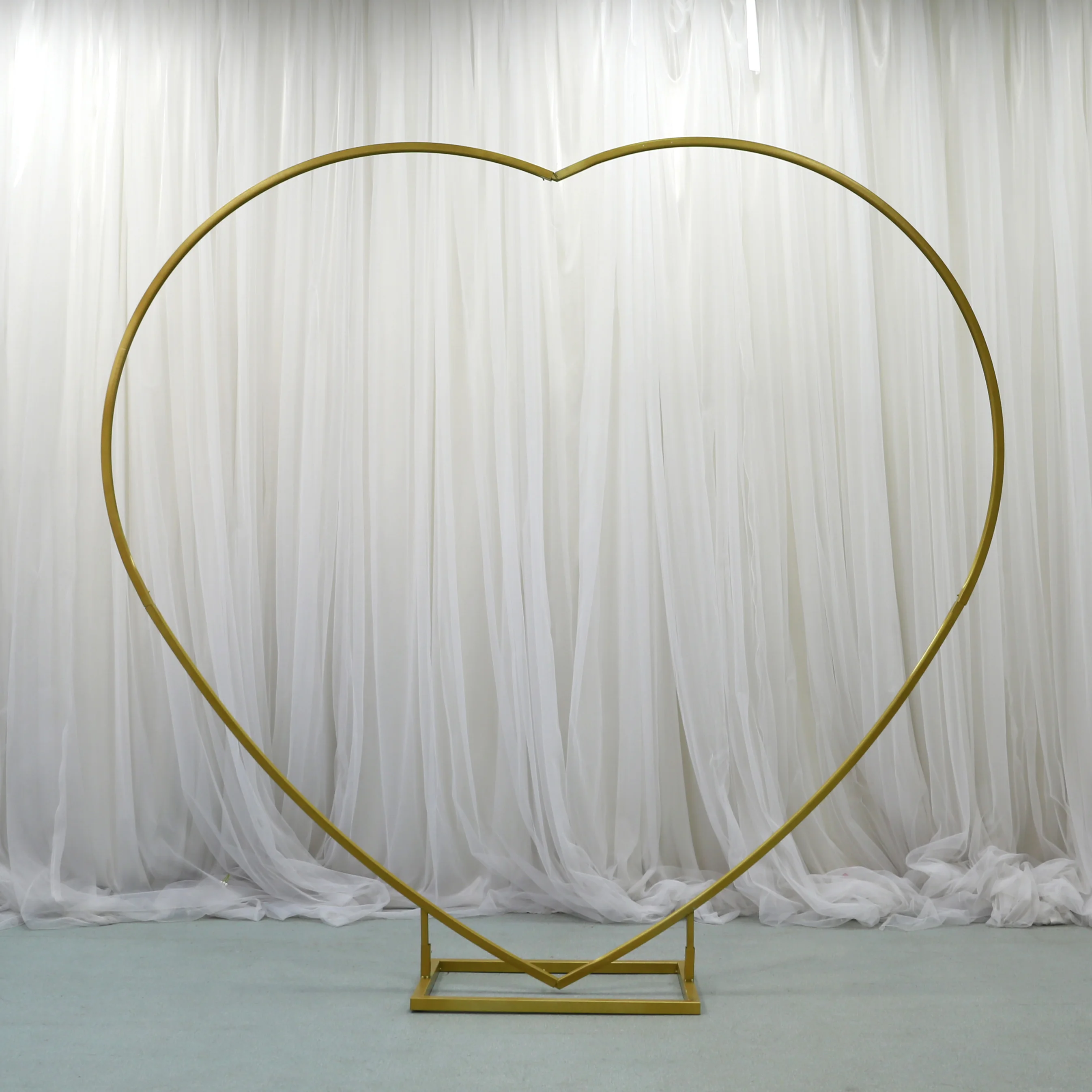 Wedding Party Decoration Gold Backdrop Heart Shape Metal Wedding Arch Backdrop Panel
