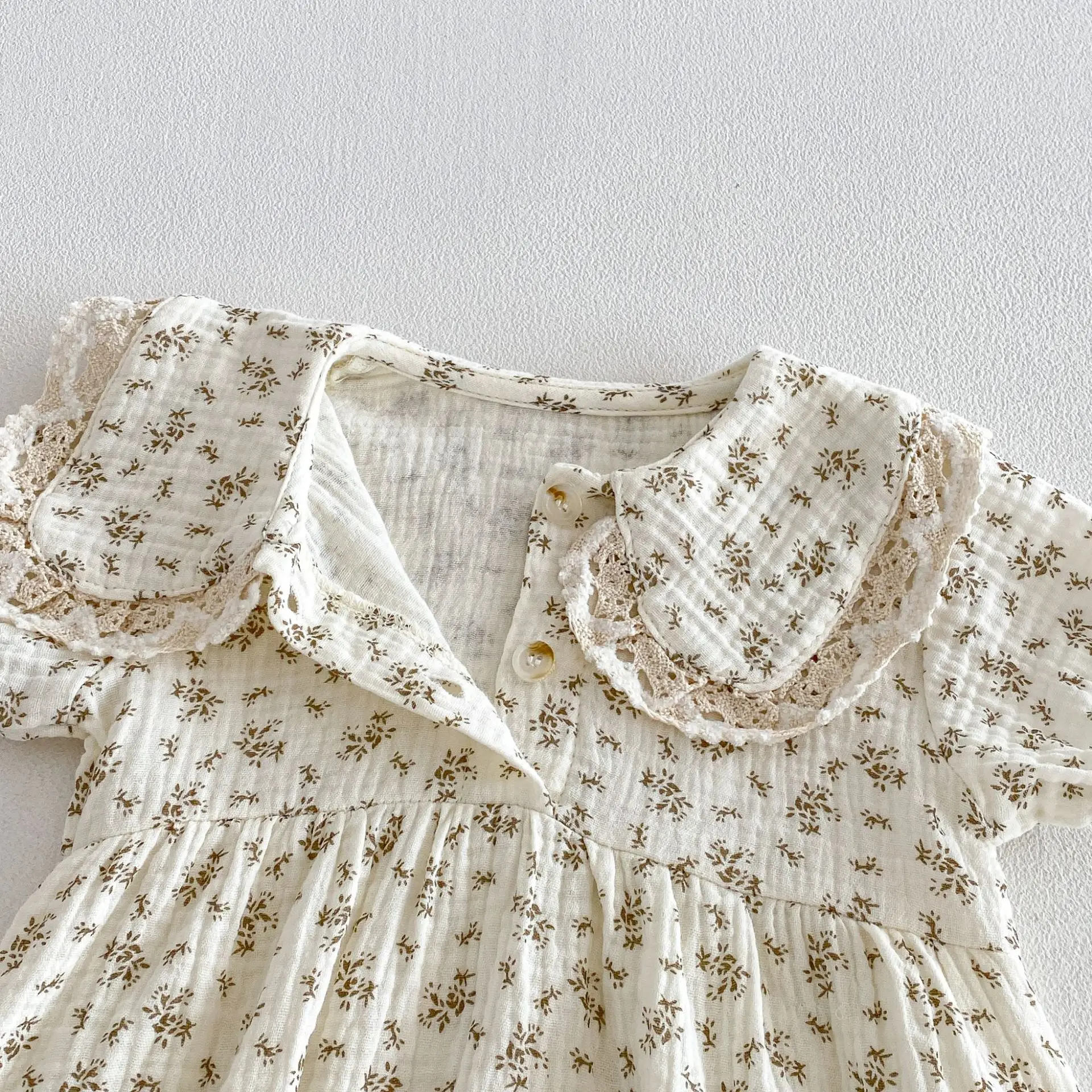 3-24M Sommer-Babybody im pastoralen Stil mit floraler Spitze und Peter-Pan-Kragen für Kleinkinder, Mädchen, weiche Baumwollkleidung – Detail 5