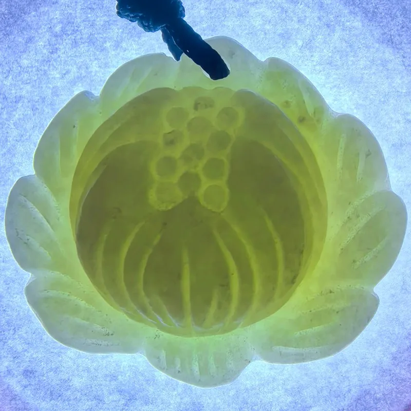 pingente-amuleto-flor-de-lotus-de-jade-lantian-252