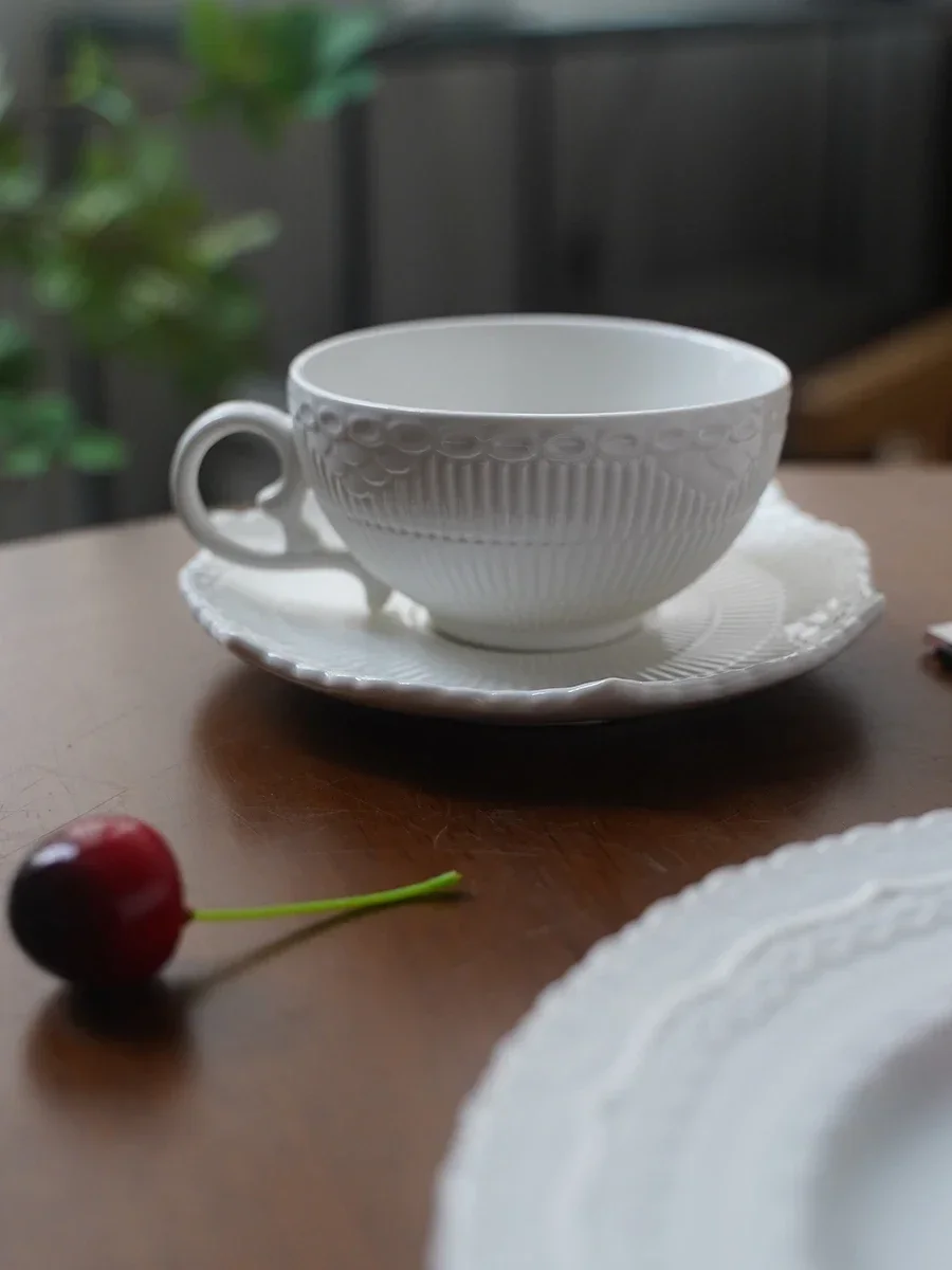 Ceramic Coffee Cup High-grade Delicate Set of Tea Cup Tea Saucer Set