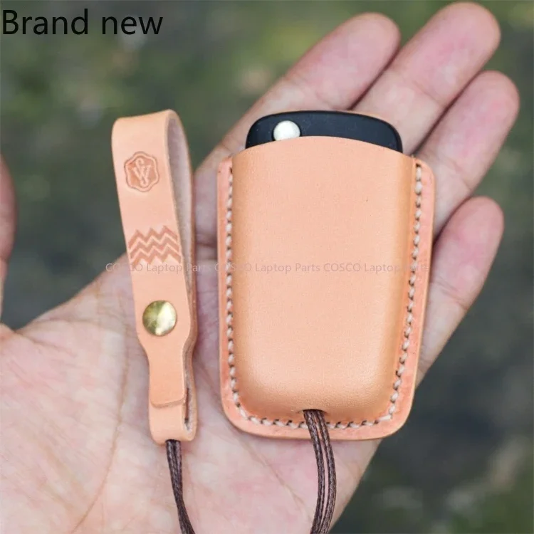 

Suitable for Buick Regal LaCrosse, Yinglang, Cowards Key Bag Vegetable Tanned Leather Hand-shaped Key Cover