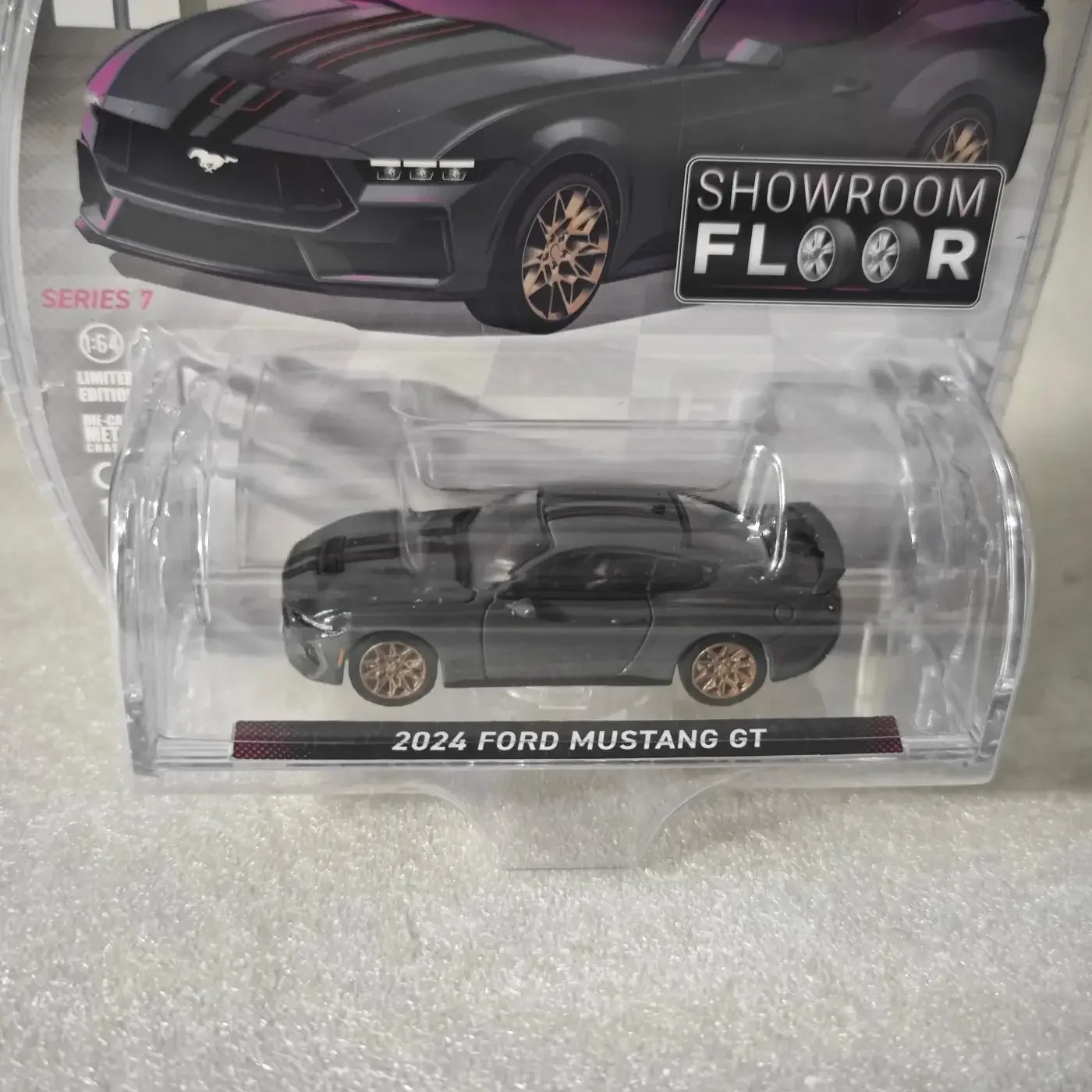 Green Light 1:64 Exhibition Hall Floor Series 7-2024 Ford Mustang GT - Dark GreyMetal Boy Model Children's Toy Collection Hot Se