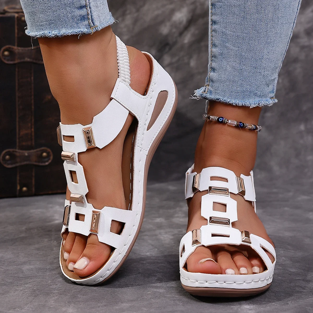 Große Damen-Sandalen im römischen Stil, Designer-Strandpantoffeln, Sommerschuhe mit Keilabsatz, bequeme Outdoor-Slipper für Damen – Detail 6
