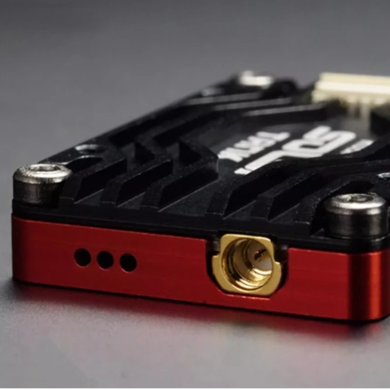 RUSHFPV RUSH TANK SOLO VTX 5.8G Nadajnik Wideo z Obudową CNC 1.6W Regulowany 2-6S Mikrofon do Dronów FPV Dalekiego Zasięgu