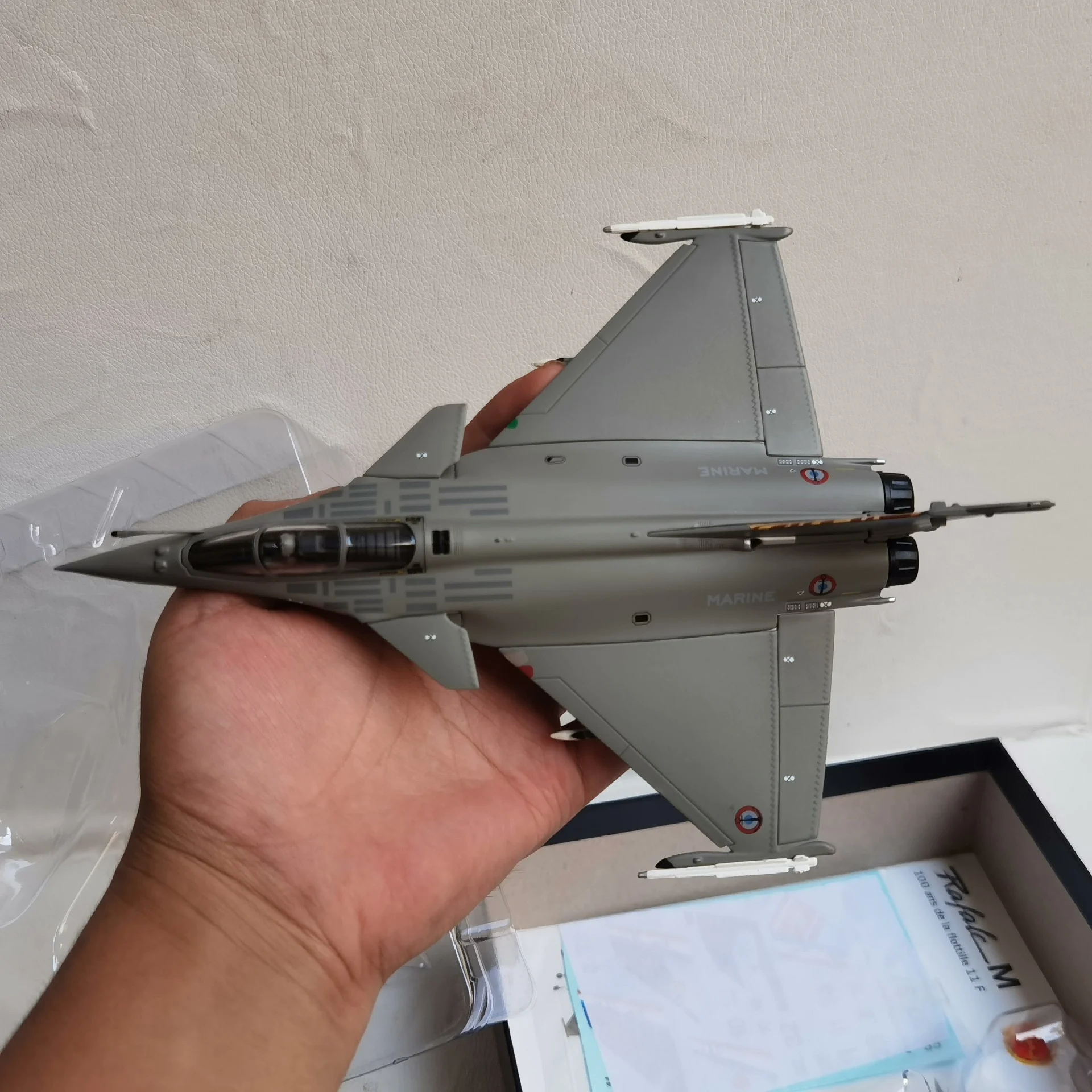 Diecast IXO 1/72 escala Dassault Rafale M Fighter Jet coche en miniatura de aleación juguete coleccionable regalo recuerdo adorno de exhibición