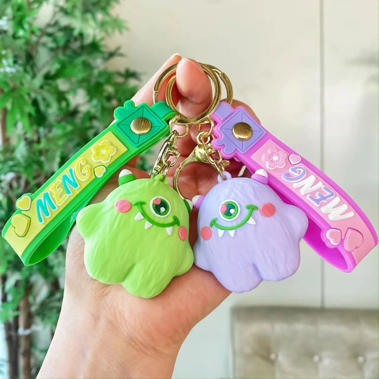 Creative and cute silicone one eyed monster keychain, female luggage pendant, fashionable hanging accessory, gift for children