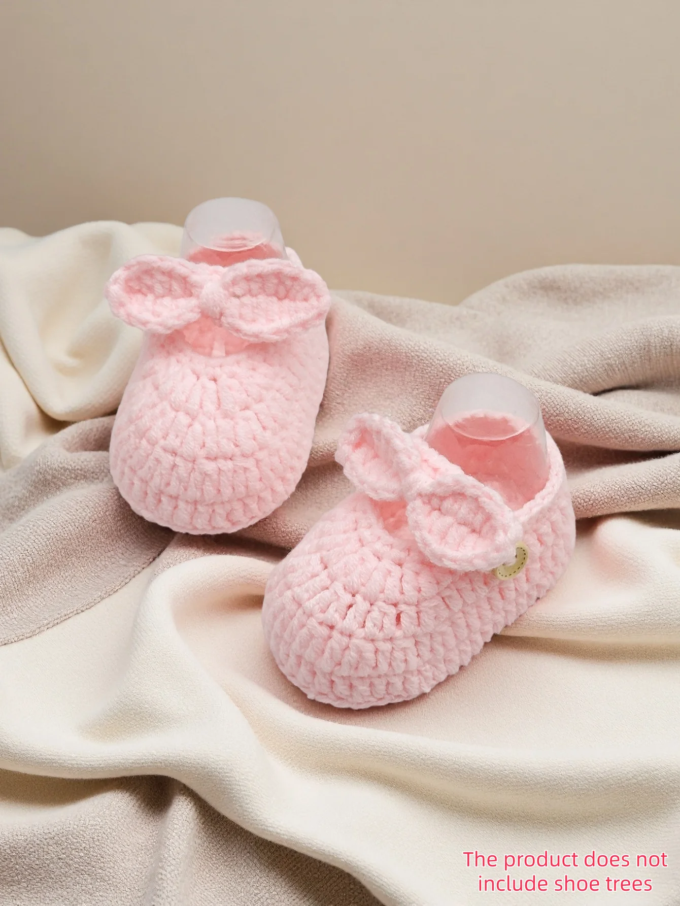 

1 пара вязаных крючком детских пинетков ручной работы с бантом, розовые, мягкие вязаные туфли для новорожденных с пуговицами