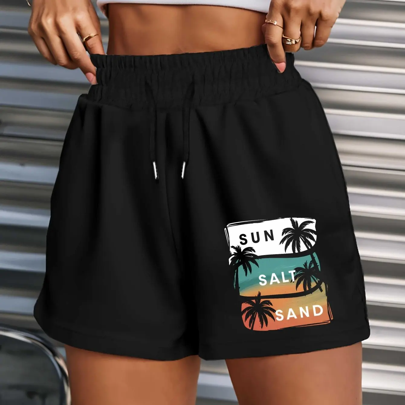 New Women's Shorts Summer Versatile Mid Length Pants American Fashion Outerwear Five Quarter Pants Summer Beach Pants