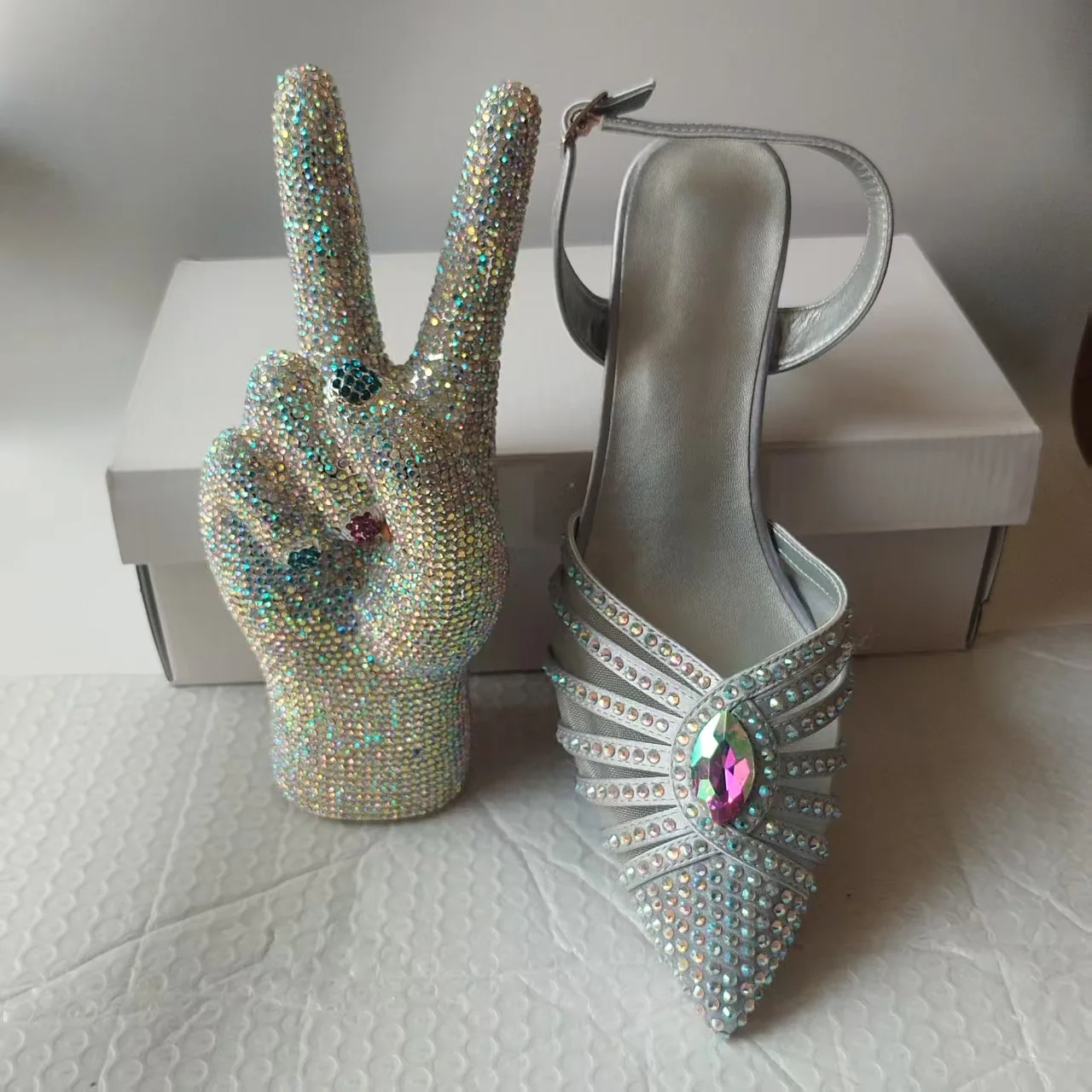 

LNATISNOVA 2023, хит продаж, женские туфли серебристого цвета с заостренным носком, комплект с сумкой для зрелых женщин, свадебные босоножки с кристаллами