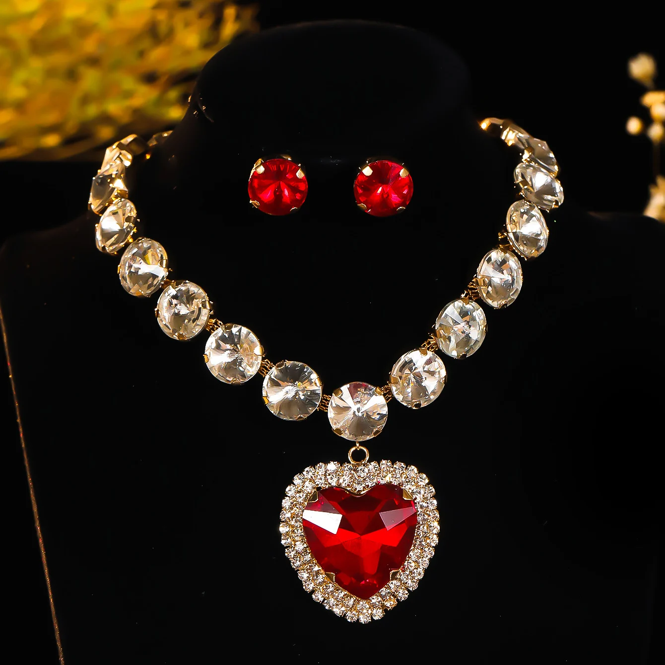 Chargances Big Heart Crystal Pendant Choker Red Statement Rhinestone Necklace Short Dainty Jewerly sets for Women and Girls
