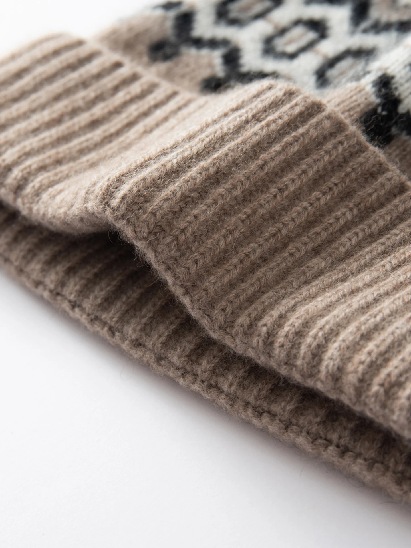 หมวกแคชเมียร์ TLOML คอลเลคชั่นฤดูใบไม้ร่วง-ฤดูหนาว สำหรับผู้หญิง ผลิตจากแคชเมียร์แท้ 100% ลายจาการ์ด นุ่ม อุ่น สวมใส่สบาย คุณภาพสูง สไตล์ลำลอง