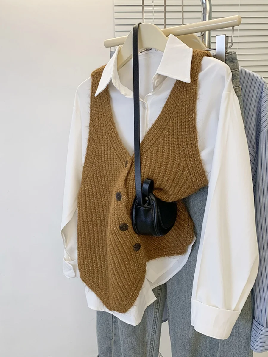 

Retro Simple V-Ne Knitted Vest Cardigan Women's Autumn Winter Faion Ele Commuting Slimming Outerwear Small Vest