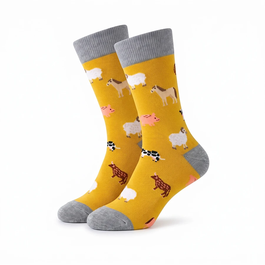 1 Pair of Unisex Socks with Yellow Background and Farm Animal Patterns, Gray Contrasting Socks, Lightweight, Breathable, Warm, Fun, Pastoral Style Mid-Calf Socks, Suitable for Autumn and Winter Holiday Gifts