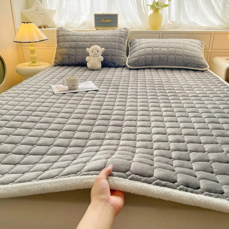 

Winter Flannel Bed Linen Sets Home Textile Plush Mattress Toppers with 2 Pillowcases Luxury Bedspread Non-slip Mattress Cover