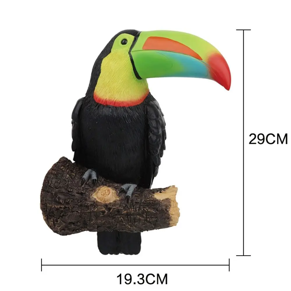 Art Statues Bird Model Toucan Tree Hugger Statue Realistic Interesting Toucan Bird Figurine Resin Waterproof Bird Figurine Yard