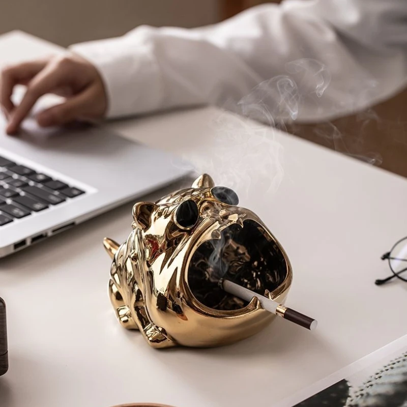 High-End Luxurious Ceramics French Bulldog Ashtray Statue Cool Bulldog Decor Ashtray For Modern Home Office Desk Decor Gifts