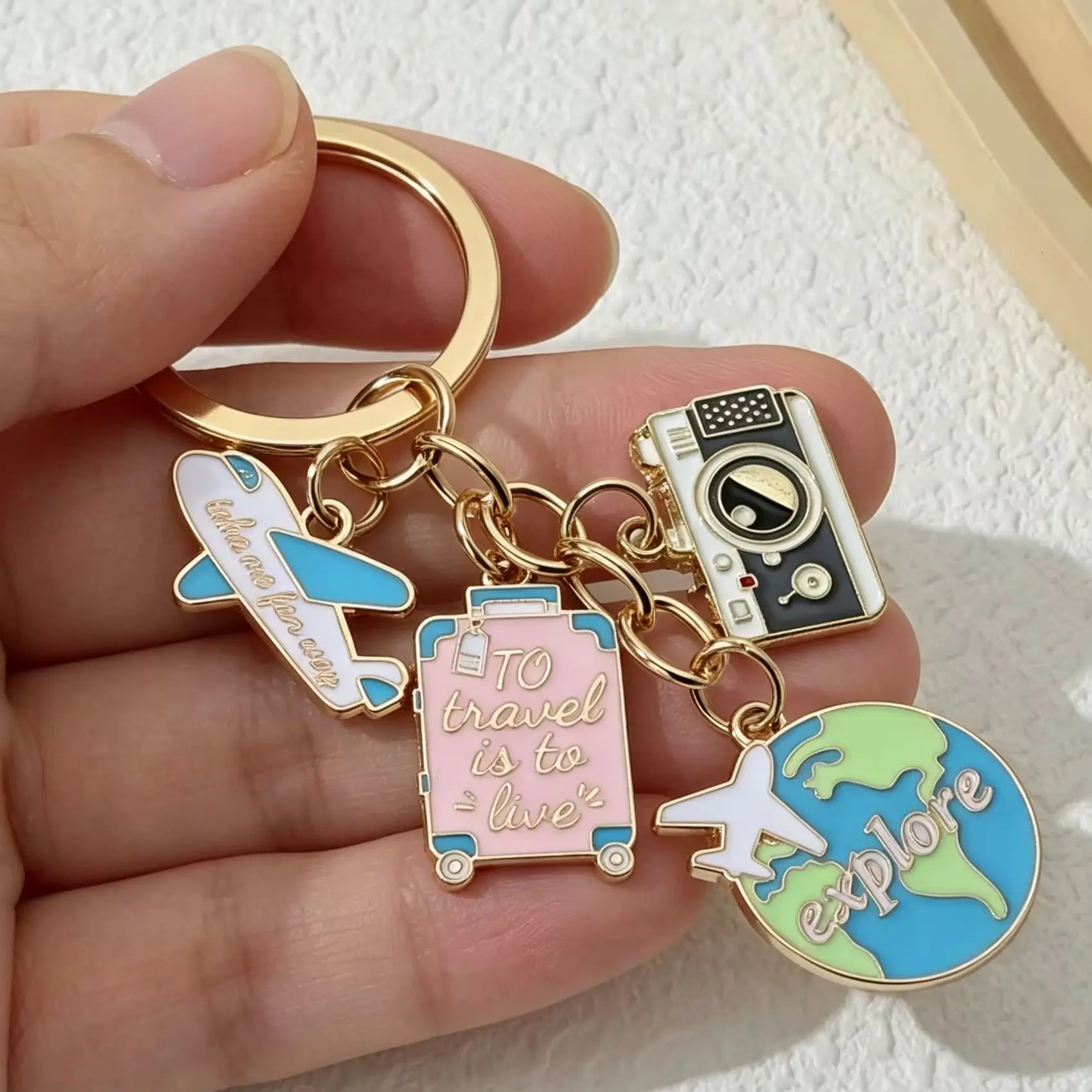 Fashion Trip Enamel Keychains Cartoon Explore Earth Plane Key Ring Camera Sign Pendant For Women Men Graduation Gifts Jewelry