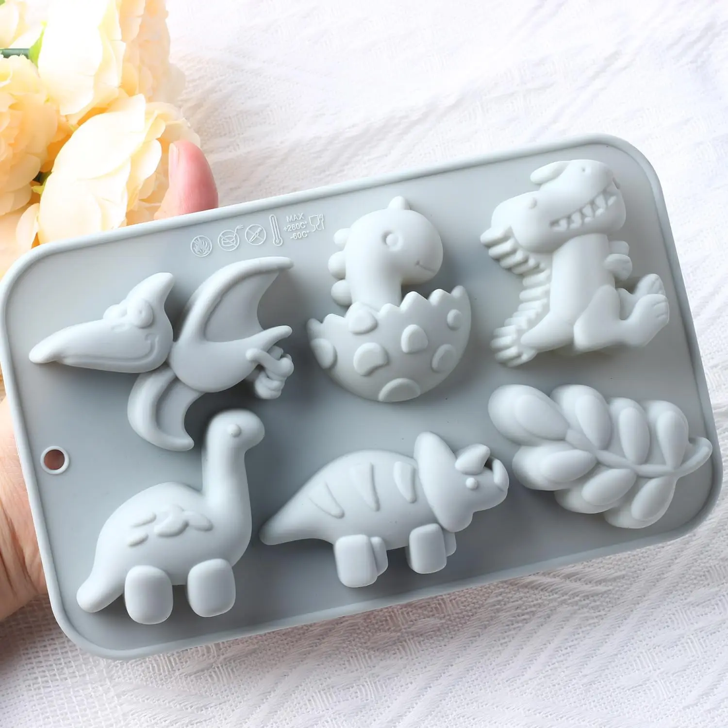 

6 Cavity Dinosaurs Themed Silicone Molds Dinosaur and Leaves Candy Mold for Candy Chocolate Baking Tools Cake Decoration