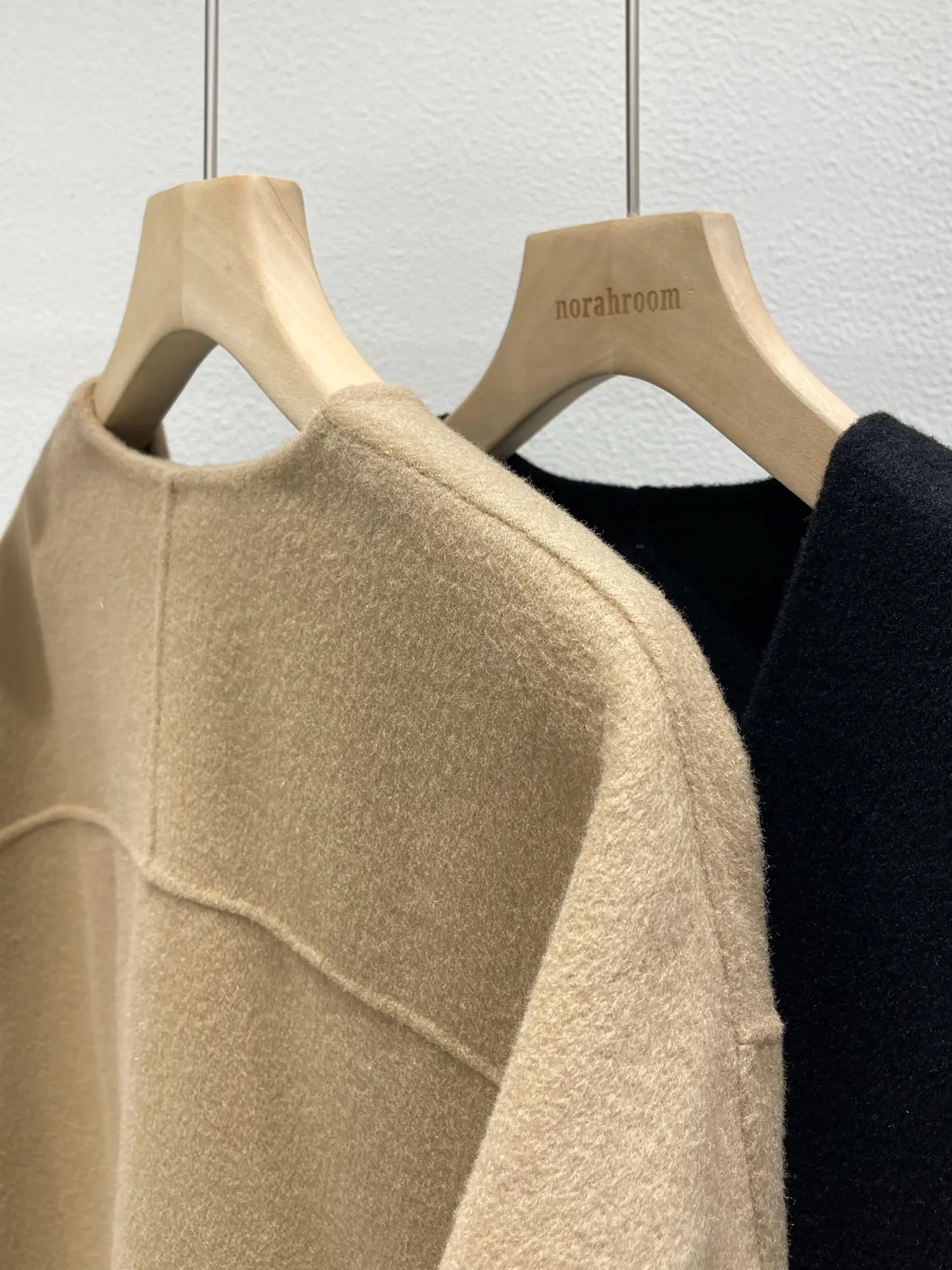 معطف نوك شياولا الأصلي لخريف 2025، تصميم جديد من ماركة SIS، معطف قصير أنيق بدون أزرار للعمل، نسخة كورية مستقيمة من مزيج الصوف