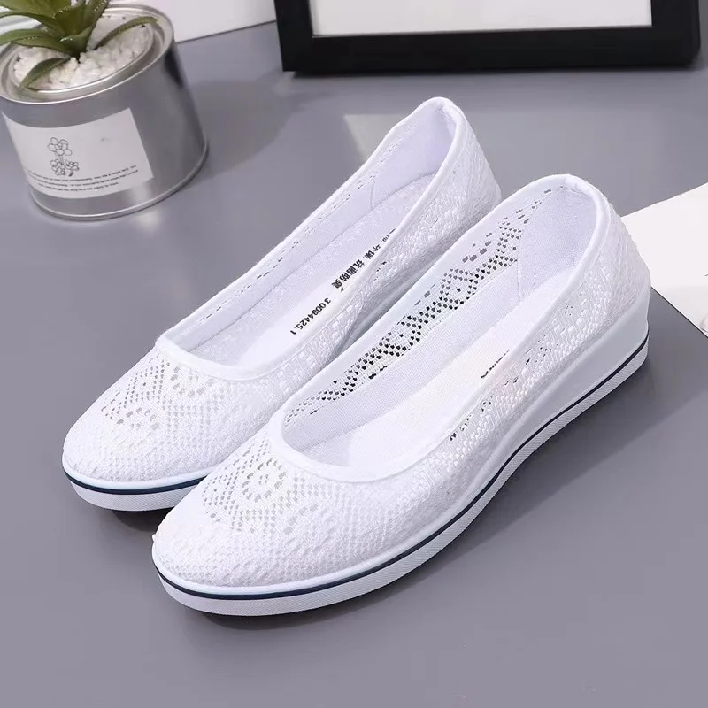 White Lace Hollow Breathable Little White Shoes Flat Mid Wedge Heel Women\'s Summer Beauty Shoes White Sneakers Women