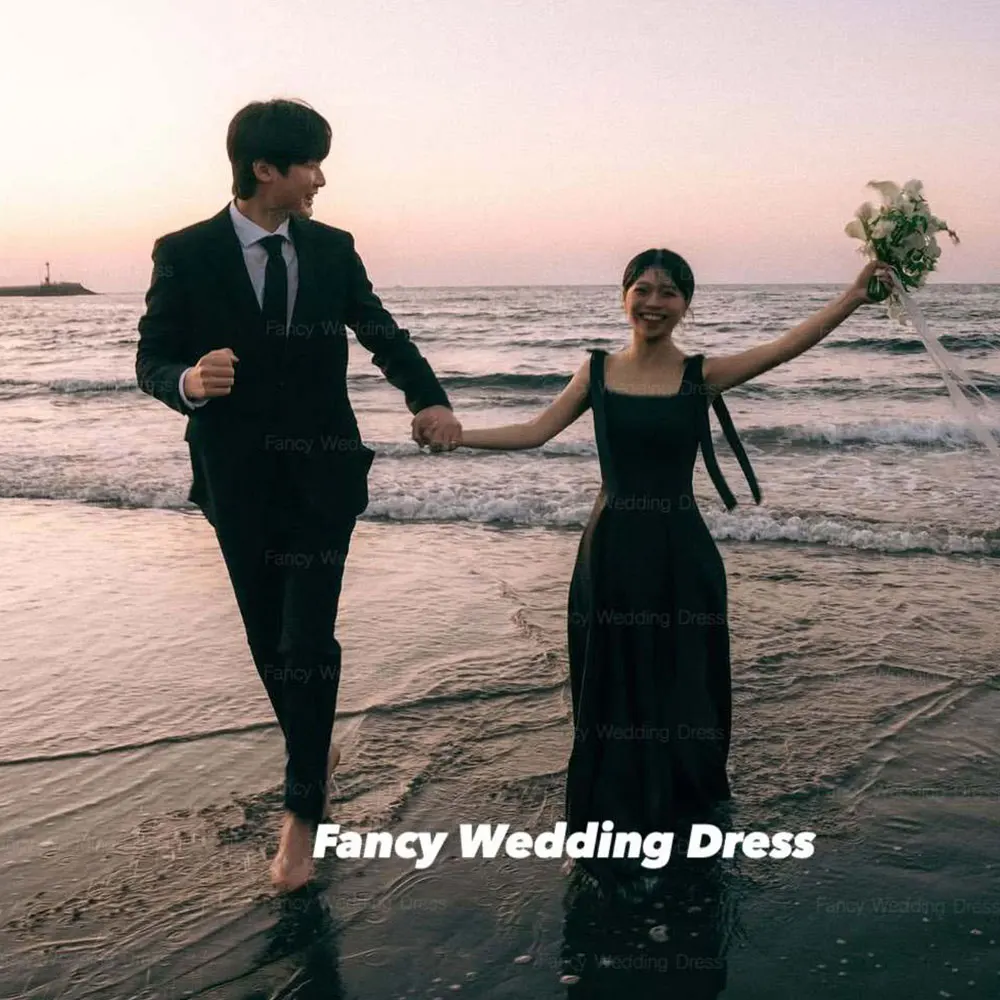 

Fancy Simple Black Square Neck Wedding Dress Sleeveless Soft Satin Bridal Gown Back Corset Beach Evening Gown Customized