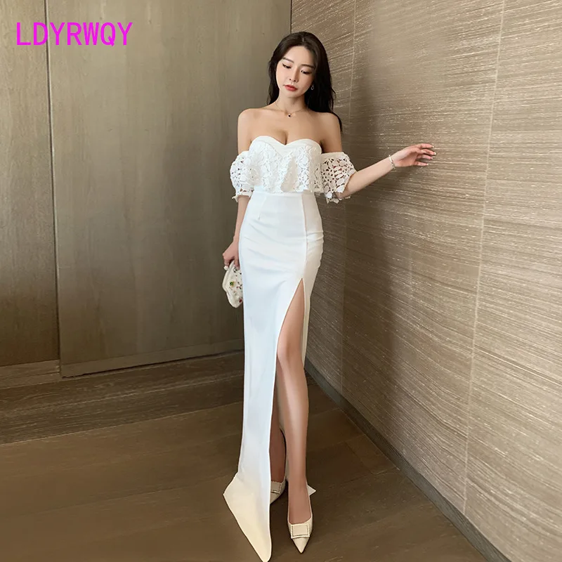 

The new low-cut sexy strapless long dress in 2022 wraps the chest with a slit and drags the floor