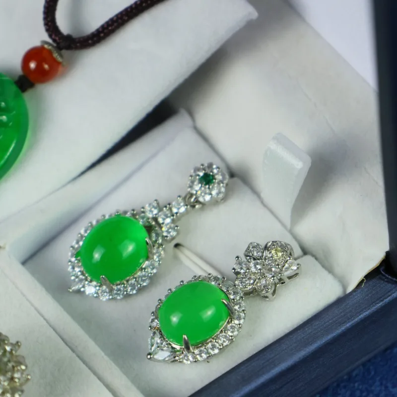 New Natural High-ice Green Guanyin Three-piece Set, Classic