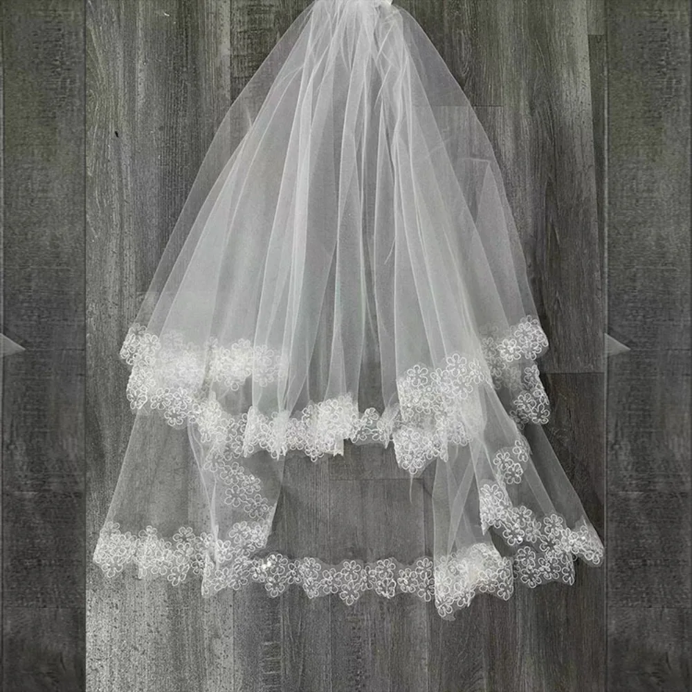 

Bride to Be Two Layer Appliqued Lace Edge White Bridal for Wedding Veils Marriage Accessories and Decoration