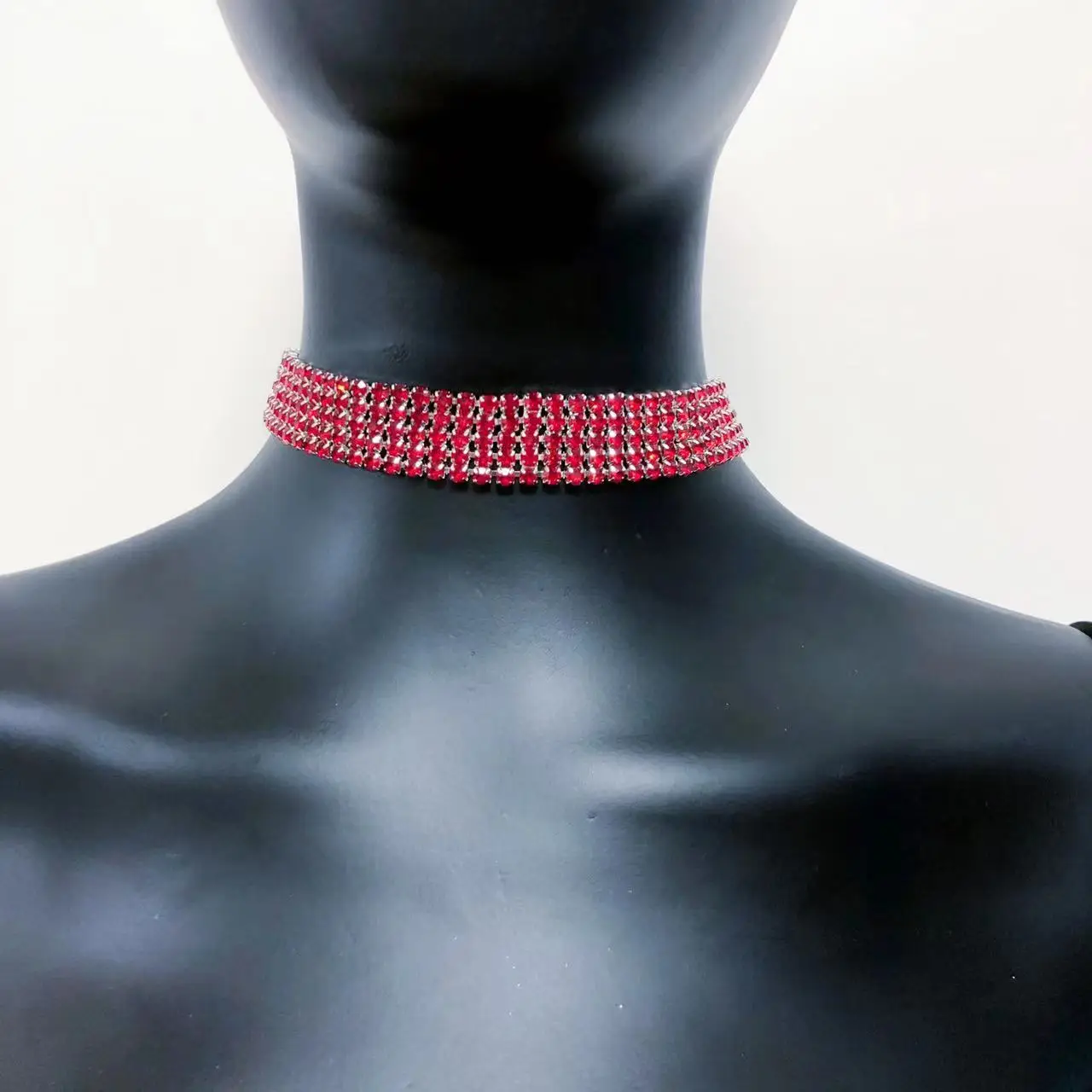New Women's Fashion Shining 5 Rows of Red Rhinestones Sexy Short Choke Necklace Wedding Jewelry Crystal Collar Necklace Accessor