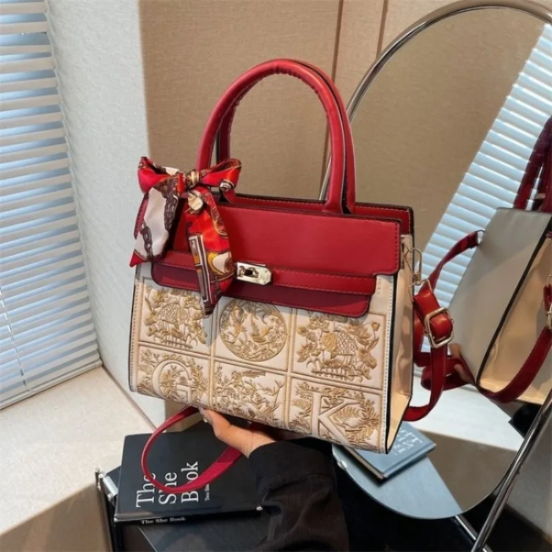 

Light Luxury Resort Bag Women Multifunctional Shoulder Handbag Premium For Beach Vacations And Holiday Style