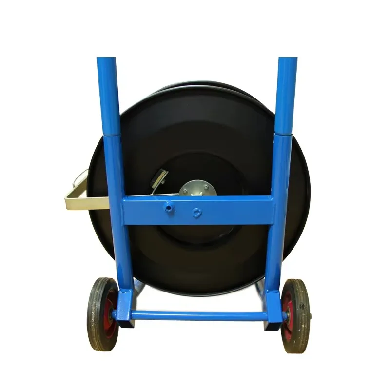 Fabrycznie wykonany na zamówienie przenośny wózek do taśm stalowych z kółkami, przeznaczony do taśm poliestrowych kompozytowych o średnicy rdzenia 200 mm.