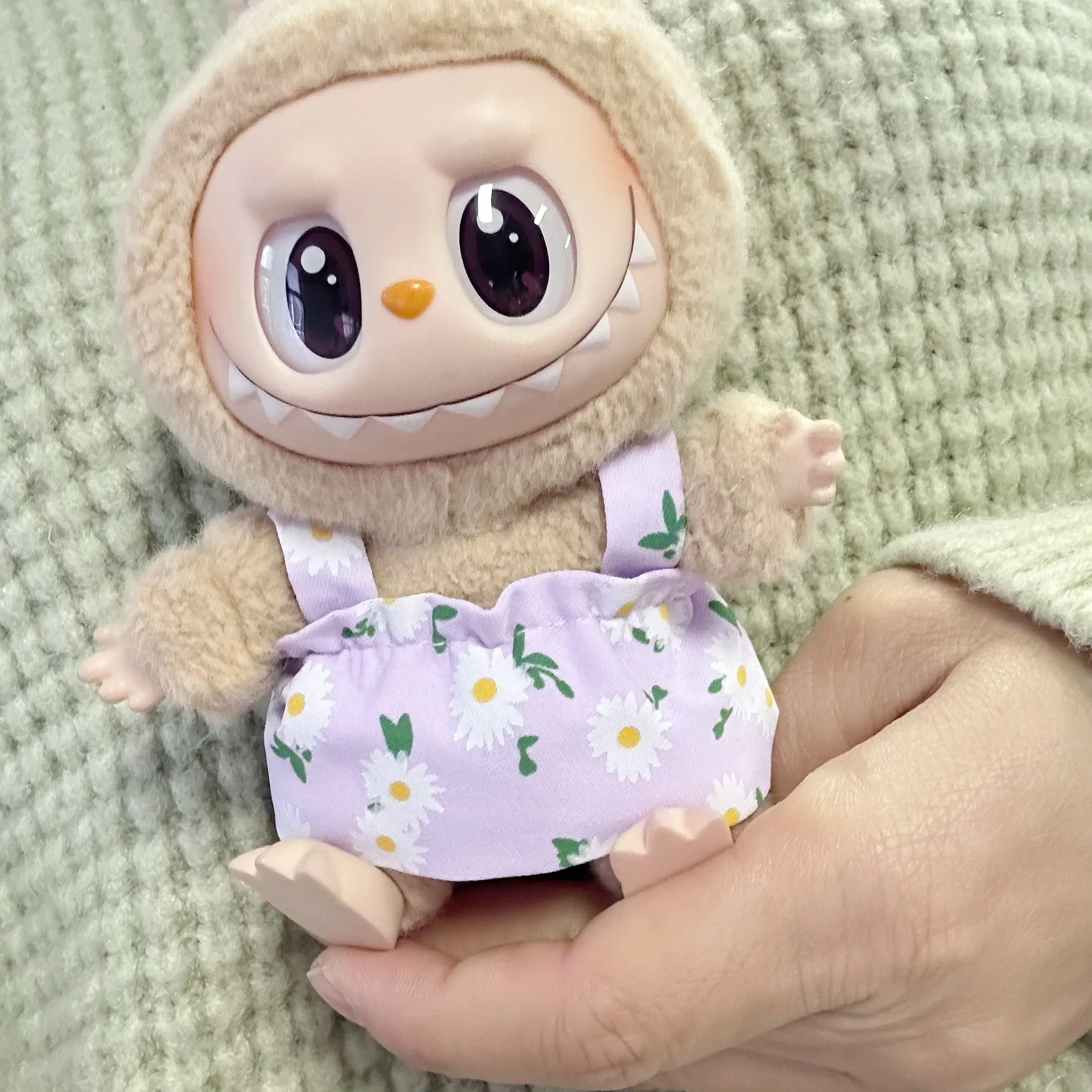 17 cm Plüsch Puppenkleidung Das Monster Labubu Outfit Zubehör Kleidung DIY Kinder Geschenk YE18B