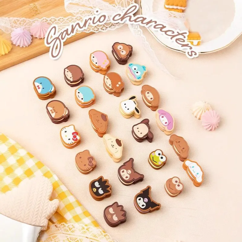 

Sanrio слепая коробка Hello Kitty Kuromi Cinnamoroll сэндвич печенье конфеты посыпает мини милый настольный орнамент игрушка Коллекционный подарок