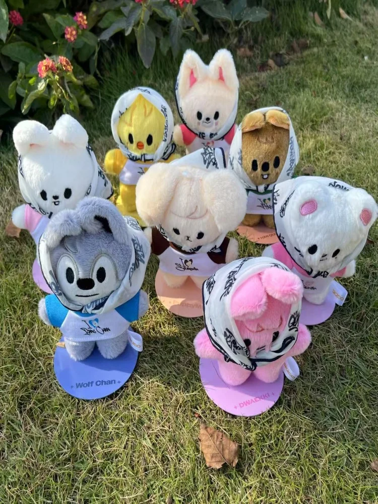 

Официальные всплывающие стоячие плюшевые куклы Stray Kids SKZOO в наличии, милые мультяшные игрушки, необходимые подарки для коллекционеров SKZ