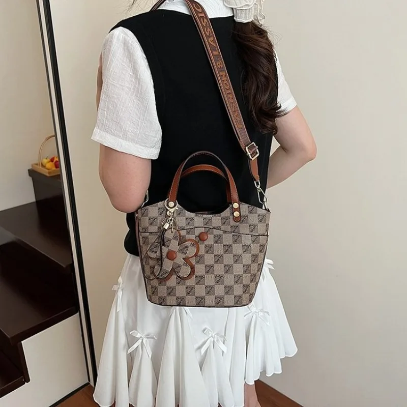 Nuova borsa a secchiello stampata alla moda europea e americana per donna, borsa a tracolla con cestino per verdure a spalla singola, borsa retrò